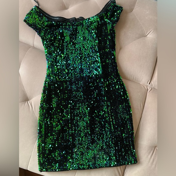 stretchy sequin mini dress in mint condition. - Picture 3 of 17